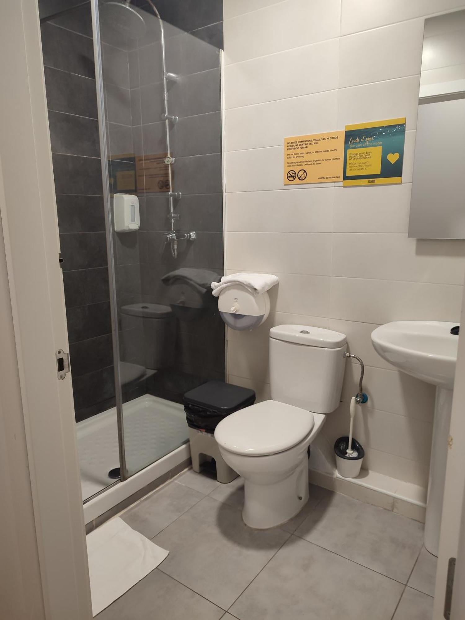 Bilbao Metropolitan Hostel By Bossh Hotels Εξωτερικό φωτογραφία